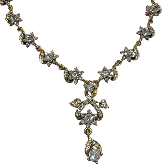 Vintage Costume Jewelry Gold Tone Clear Stones Necklace - Picture 6 of 7